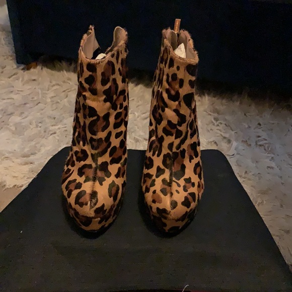 Colin Stuart leopard platform booties - Picture 5 of 6
